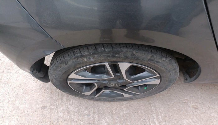 2022 Tata Tiago XZA PLUS PETROL, Petrol, Automatic, 16,177 km, tyre