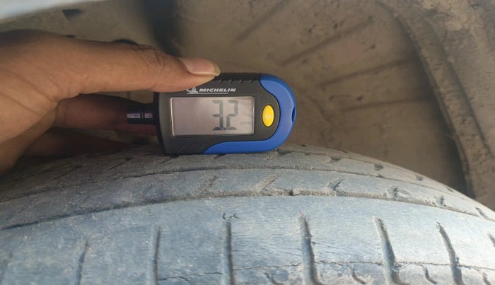 2014 Maruti Wagon R 1.0 LXI CNG, Petrol, Manual, 1,12,482 km, tyre