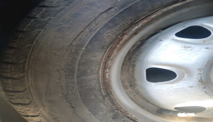 2014 Maruti Wagon R 1.0 LXI CNG, Petrol, Manual, 1,12,482 km, tyre