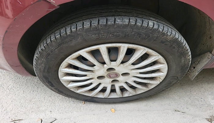 2010 Fiat Linea DYNAMIC 1.3, Diesel, Manual, 2,50,264 km, tyre