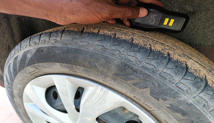 2023 Maruti Swift VXI, Petrol, Manual, 57,037 km, tyre