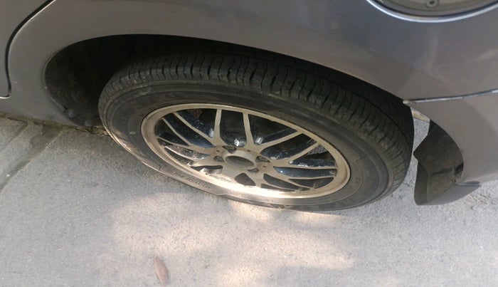 2014 Maruti Swift VDI, Diesel, Manual, 1,64,816 km, tyre