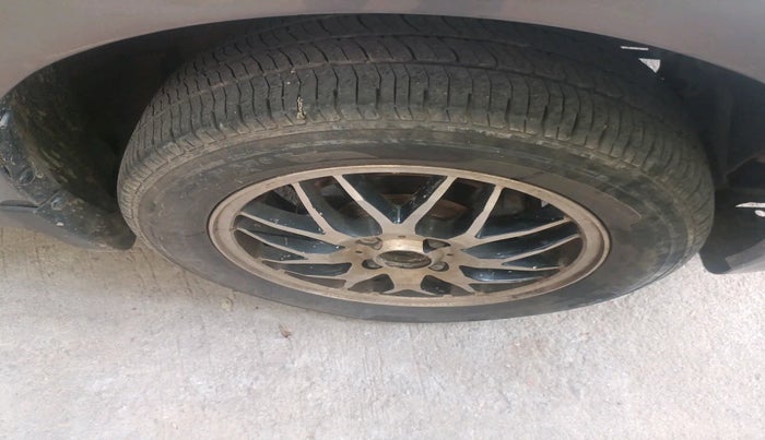 2014 Maruti Swift VDI, Diesel, Manual, 1,64,816 km, tyre