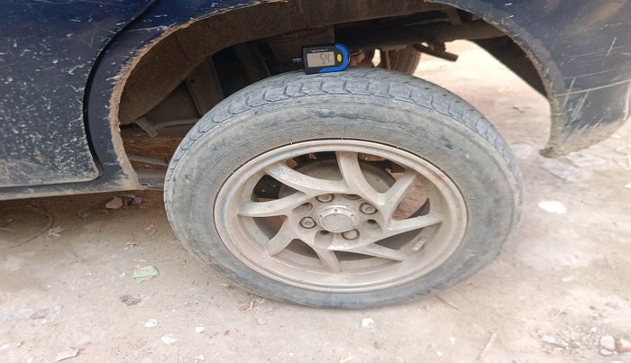 2011 Maruti Alto LX CNG, Petrol, Manual, 1,14,587 km, tyre