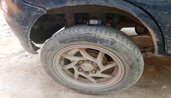 2011 Maruti Alto LX CNG, Petrol, Manual, 1,14,587 km, tyre