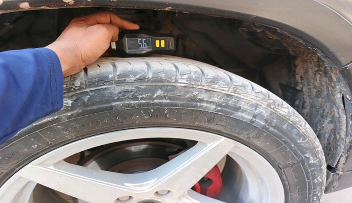 2022 Maruti Vitara Brezza VXI, Petrol, Manual, 63,998 km, tyre