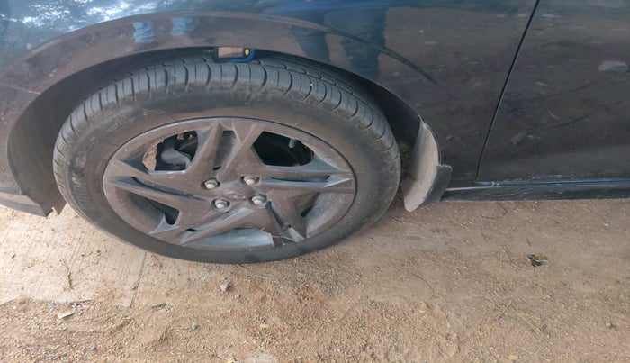 2021 Hyundai NEW I20 SPORTZ 1.2 AT, Petrol, Automatic, 37,411 km, tyre