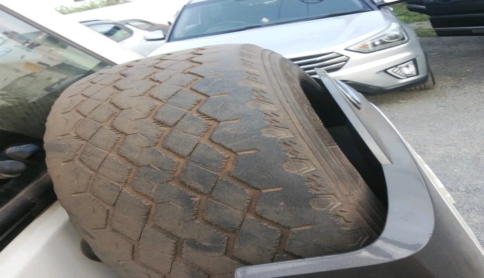 2020 Mahindra Bolero B6 (O), Diesel, Manual, 1,44,023 km, tyre