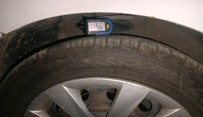 2013 Hyundai Eon MAGNA +, Petrol, Manual, 2,47,947 km, tyre