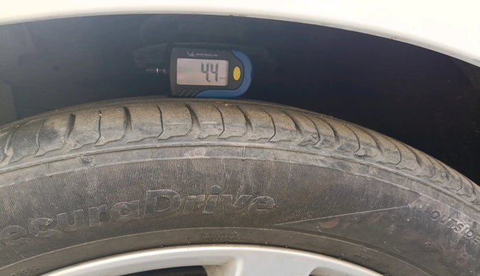 2015 Maruti Ertiga ZDI + SHVS, Diesel, Manual, 1,11,013 km, tyre