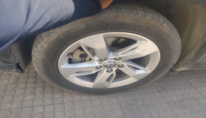 2022 MG HECTOR SHINE 2.0 DIESEL TURBO MT, Diesel, Manual, 77,786 km, tyre