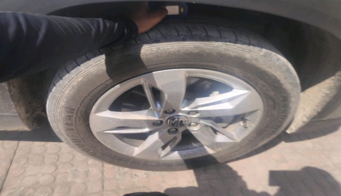 2022 MG HECTOR SHINE 2.0 DIESEL TURBO MT, Diesel, Manual, 77,786 km, tyre