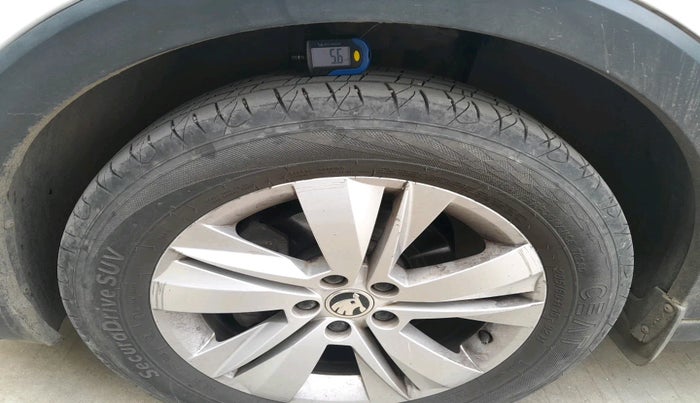 2022 Skoda KUSHAQ AMBITION 1.0L TSI MT, Petrol, Manual, 49,564 km, tyre