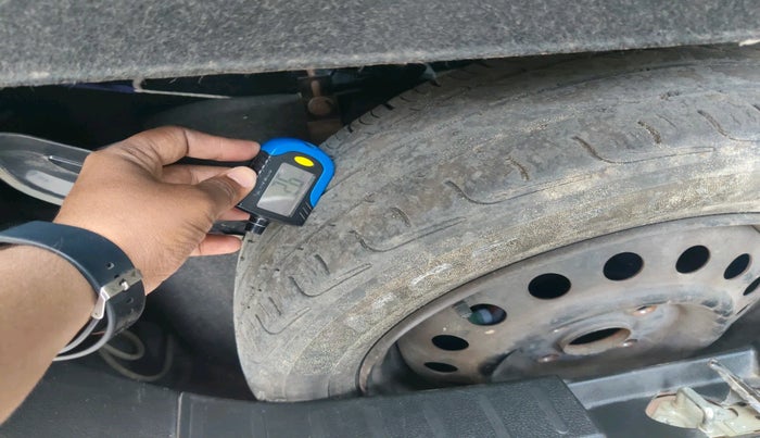 2013 Maruti Wagon R 1.0 VXI, Petrol, Manual, 1,45,614 km, tyre