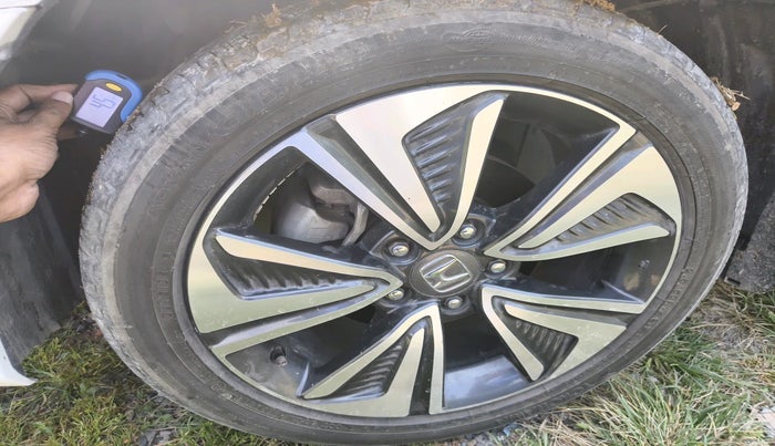 2020 Honda Civic 1.8L I-VTEC ZX CVT, Petrol, Automatic, 39,289 km, tyre