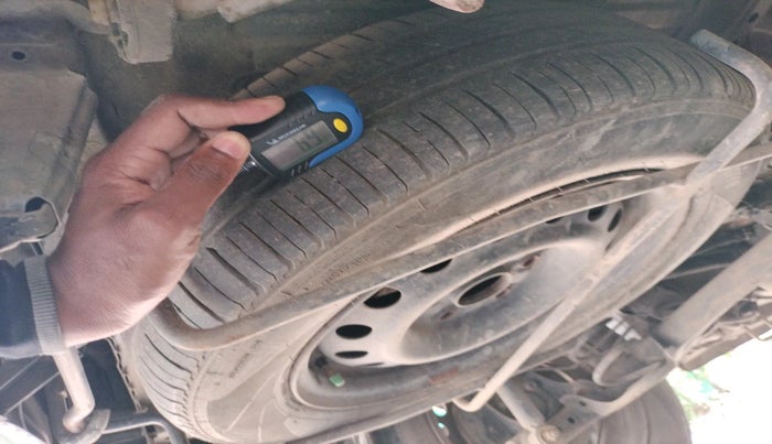 2013 Maruti Ertiga VXI, Petrol, Manual, 96,369 km, tyre