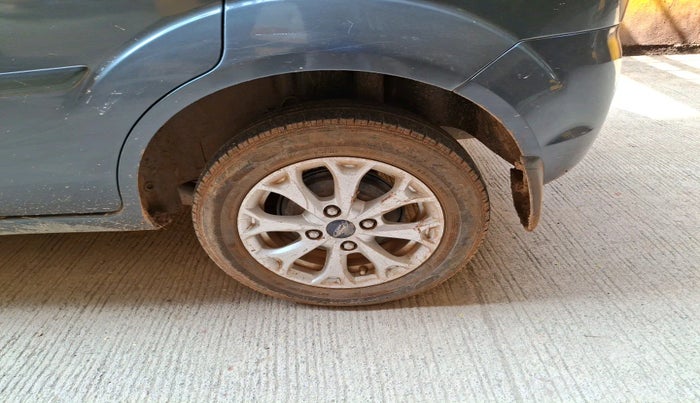 2013 Ford Figo TITANIUM 1.2 PETROL, Petrol, Manual, 60,618 km, tyre