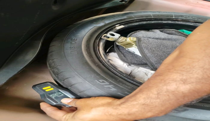 2016 Hyundai Elite i20 ASTA 1.2 (O), Petrol, Manual, 77,728 km, tyre