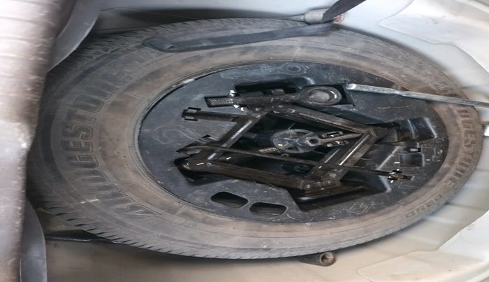 2012 Hyundai i10 MAGNA 1.2, Petrol, Manual, 77,010 km, tyre