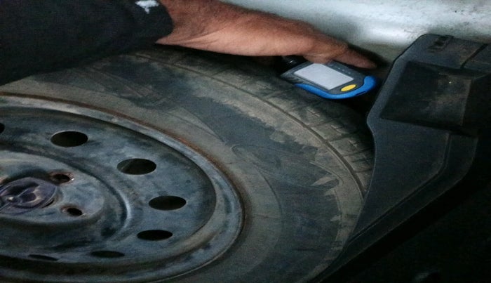 2018 Maruti Swift VXI, Petrol, Manual, 91,008 km, tyre