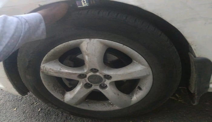 2014 Skoda Rapid AMBITION 1.6 TDI CR MT, Diesel, Manual, 2,40,563 km, tyre