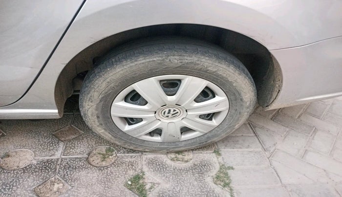 2010 Volkswagen Vento COMFORTLINE 1.6, Petrol, Manual, 1,19,081 km, tyre