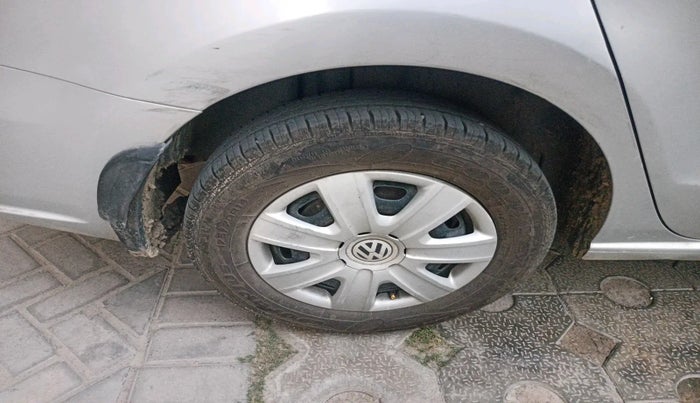 2010 Volkswagen Vento COMFORTLINE 1.6, Petrol, Manual, 1,19,081 km, tyre
