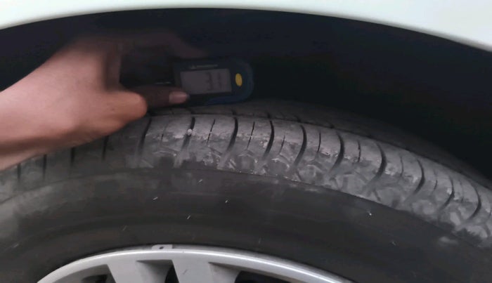 2020 Maruti Dzire VXI, Petrol, Manual, 75,598 km, tyre