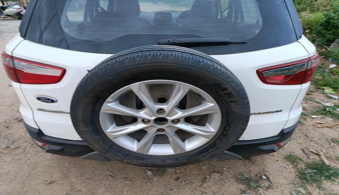 2018 Ford Ecosport TITANIUM 1.5L PETROL, Petrol, Manual, 1,30,620 km, tyre