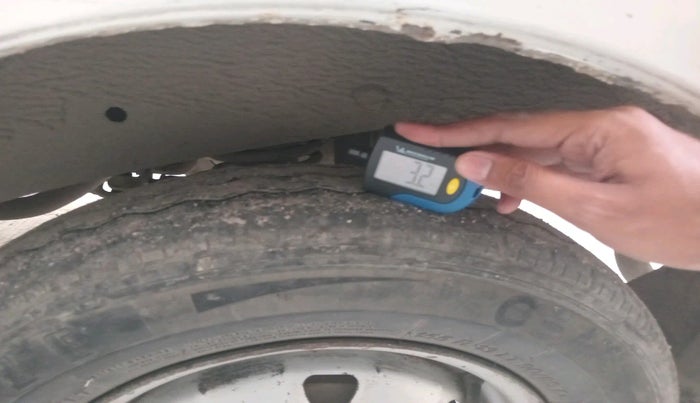 2011 Maruti Eeco 5 STR, Petrol, Manual, 2,22,277 km, tyre