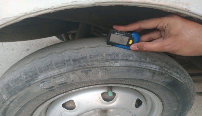 2011 Maruti Eeco 5 STR, Petrol, Manual, 2,22,277 km, tyre