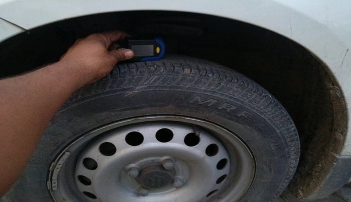 2016 Maruti Swift LXI (O), Petrol, Manual, 13,206 km, tyre