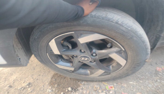 2019 Hyundai VENUE SX 1.0 TURBO, Petrol, Manual, 52,150 km, tyre