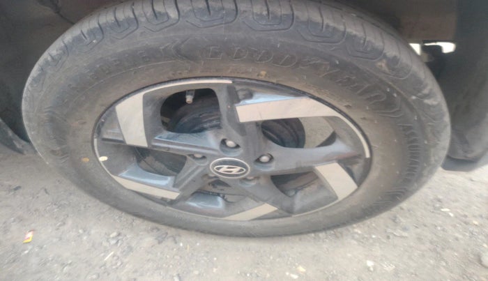 2019 Hyundai VENUE SX 1.0 TURBO, Petrol, Manual, 52,150 km, tyre