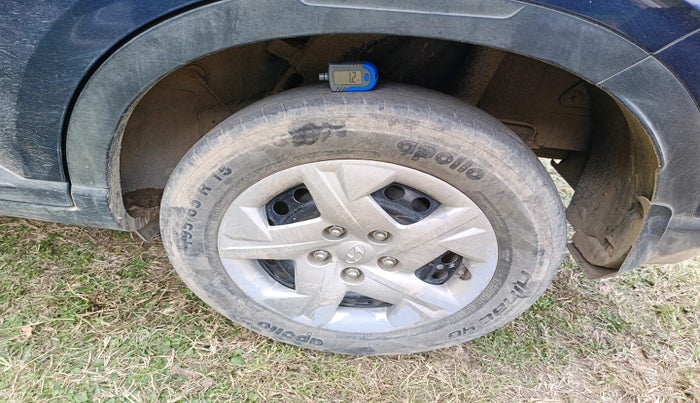 2021 Hyundai VENUE S 1.2, Petrol, Manual, 90,374 km, tyre