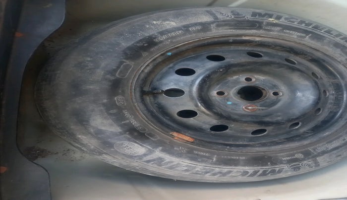 2013 Maruti Swift Dzire VXI, Petrol, Manual, 80,307 km, tyre