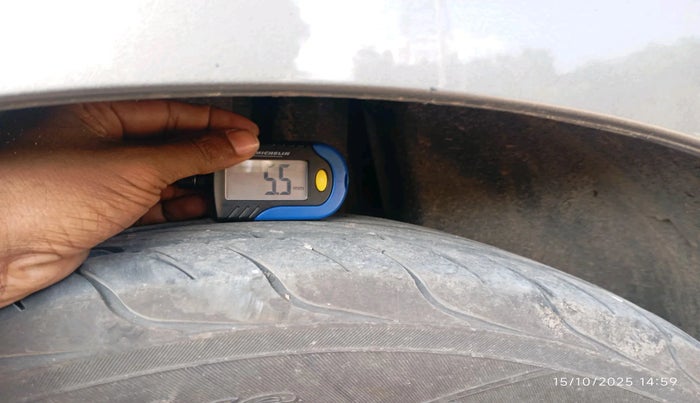 2024 Maruti Swift ZXi AMT, Petrol, Automatic, 28,710 km, tyre