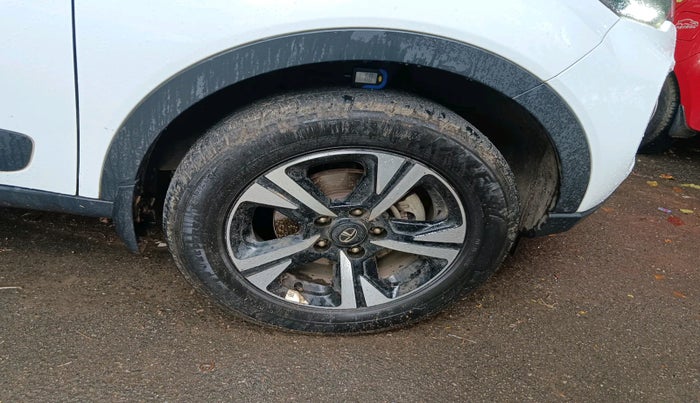 2023 Tata NEXON EV XZ PLUS LUX, Electric, Automatic, 24,850 km, tyre