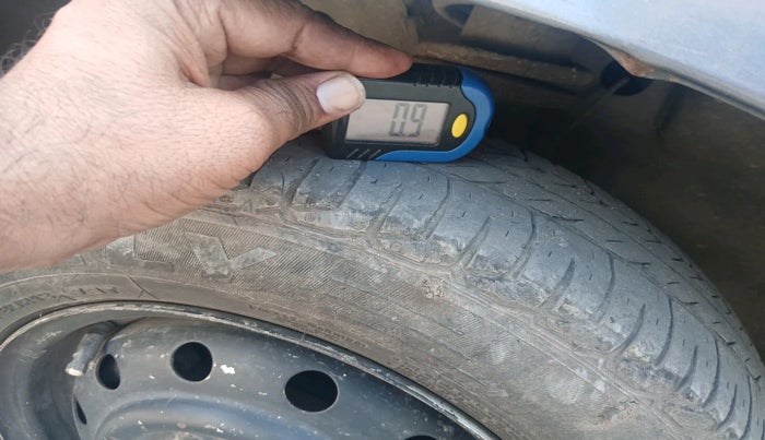 2014 Maruti Wagon R 1.0 LXI CNG, Petrol, Manual, 1,27,619 km, tyre