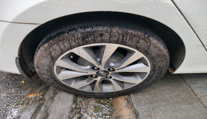 2016 Hyundai Verna 1.6 VTVT SX, Petrol, Manual, 60,653 km, tyre