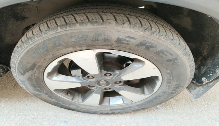 2022 Mahindra ALTURAS G4 2WD AT, Diesel, Automatic, 93,711 km, tyre