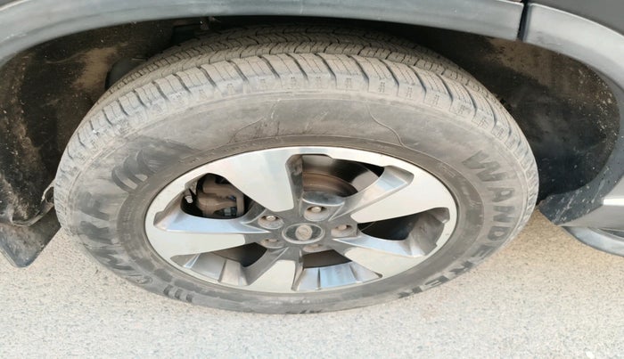 2022 Mahindra ALTURAS G4 2WD AT, Diesel, Automatic, 93,711 km, tyre
