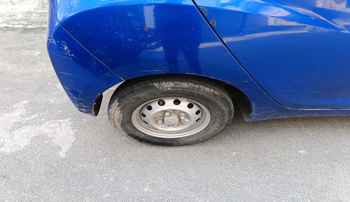 2013 Hyundai Eon ERA +, Petrol, Manual, 42,917 km, tyre