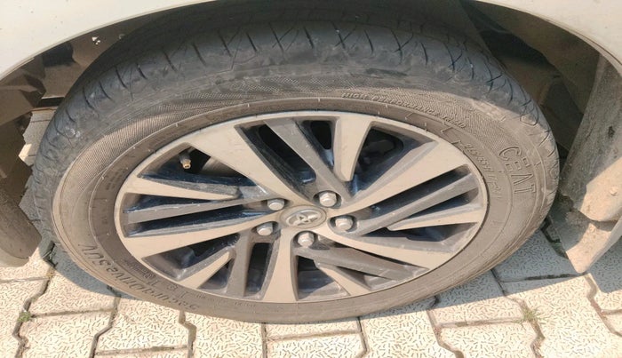 2021 Toyota Innova Crysta 2.4 ZX AT 7 STR, Diesel, Automatic, 1,85,516 km, tyre