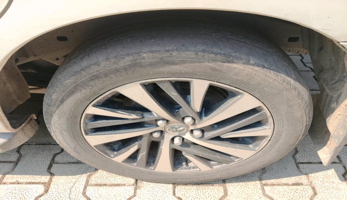 2021 Toyota Innova Crysta 2.4 ZX AT 7 STR, Diesel, Automatic, 1,85,516 km, tyre