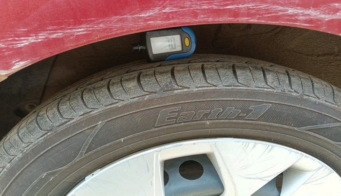 2015 Hyundai Xcent BASE 1.2, Petrol, Manual, 63,821 km, tyre