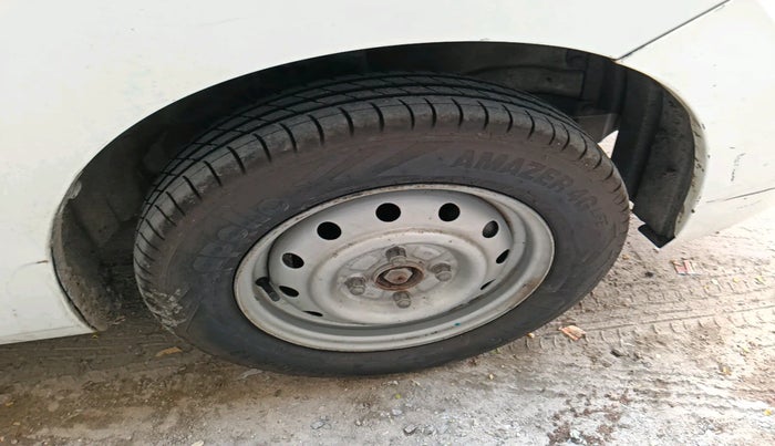 2013 Maruti Wagon R 1.0 LXI, Petrol, Manual, 14,581 km, tyre