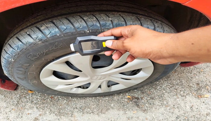 2021 Maruti Swift VXI, Petrol, Manual, 49,747 km, tyre