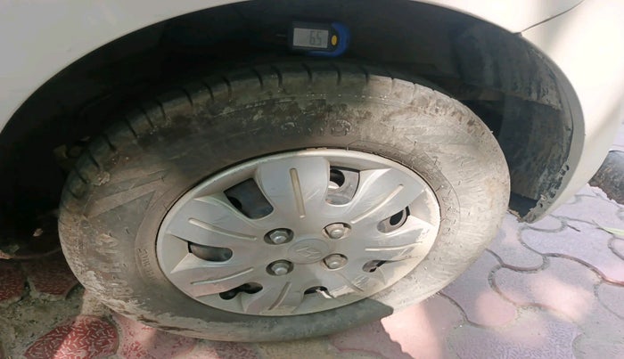 2015 Hyundai i10 SPORTZ 1.1, Petrol, Manual, 1,33,265 km, tyre