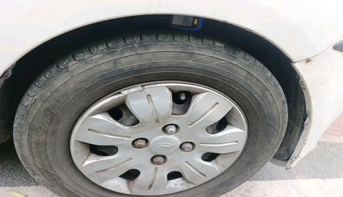 2015 Hyundai i10 SPORTZ 1.1, Petrol, Manual, 1,33,265 km, tyre